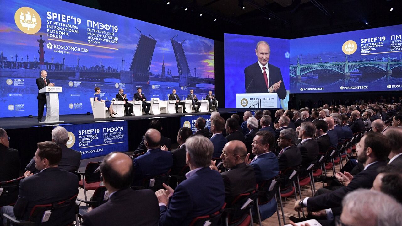 أكبر منتدى اقتصادي عالمي بسانت بطرسبورغ 2022 يفتح ابوابة مرة اخري