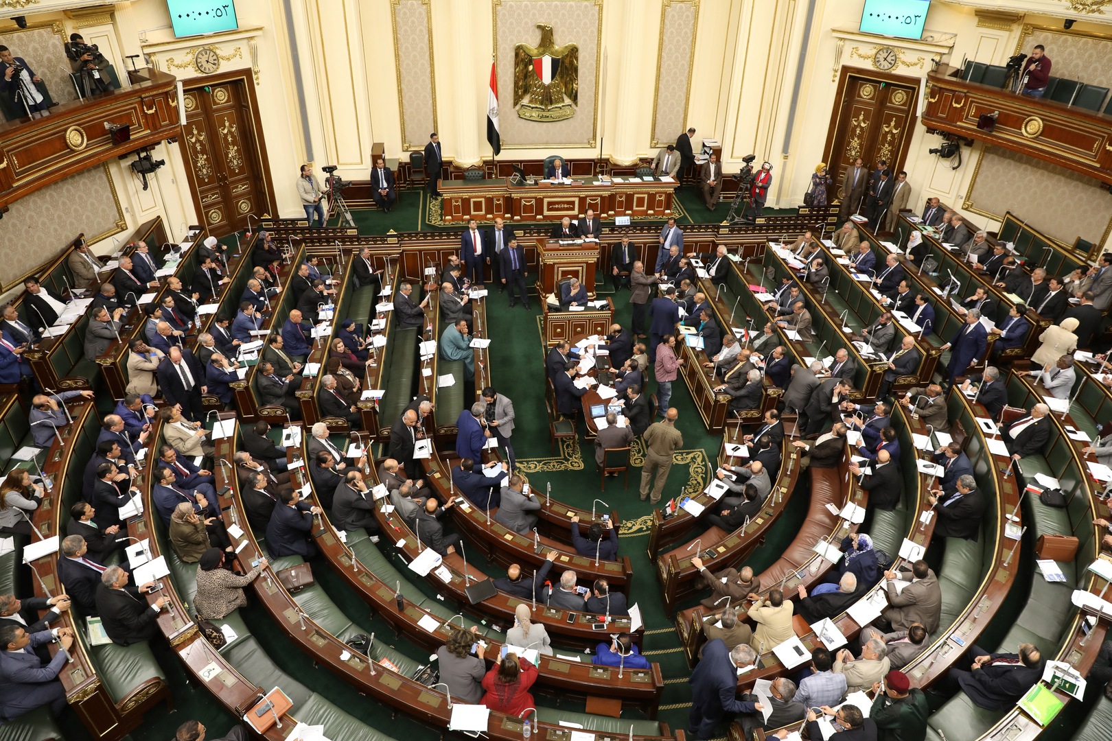 غرامة 20 ألف جنيه عقوبة التمييز بين العاملين بالمنشأة بسبب الدين أو الجنس