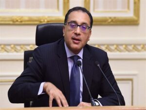 مدبولى: مصر تستهلك 42 مليون لتر سولار يوميا ونتحمل 4 جنيهات وربع فرق سعر