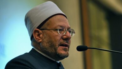 مفتي الجمهورية ينعي ضحايا حريق كنيسة أبو سيفين ويقدم التعازي لقداسة البابا