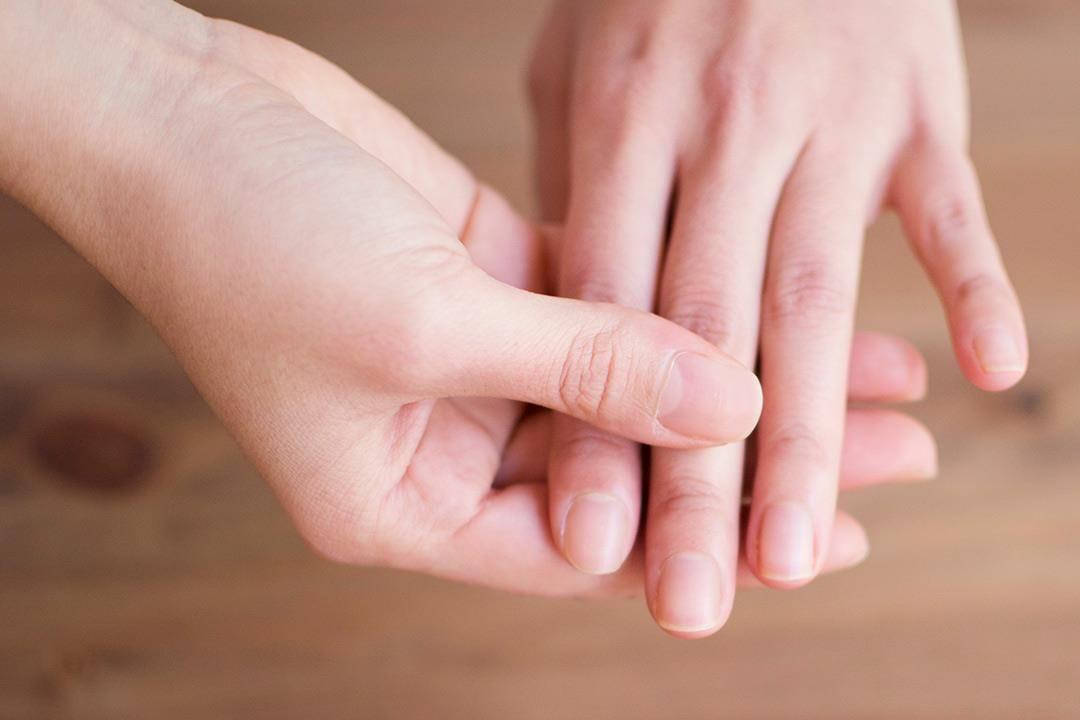الاصبع الزنادى