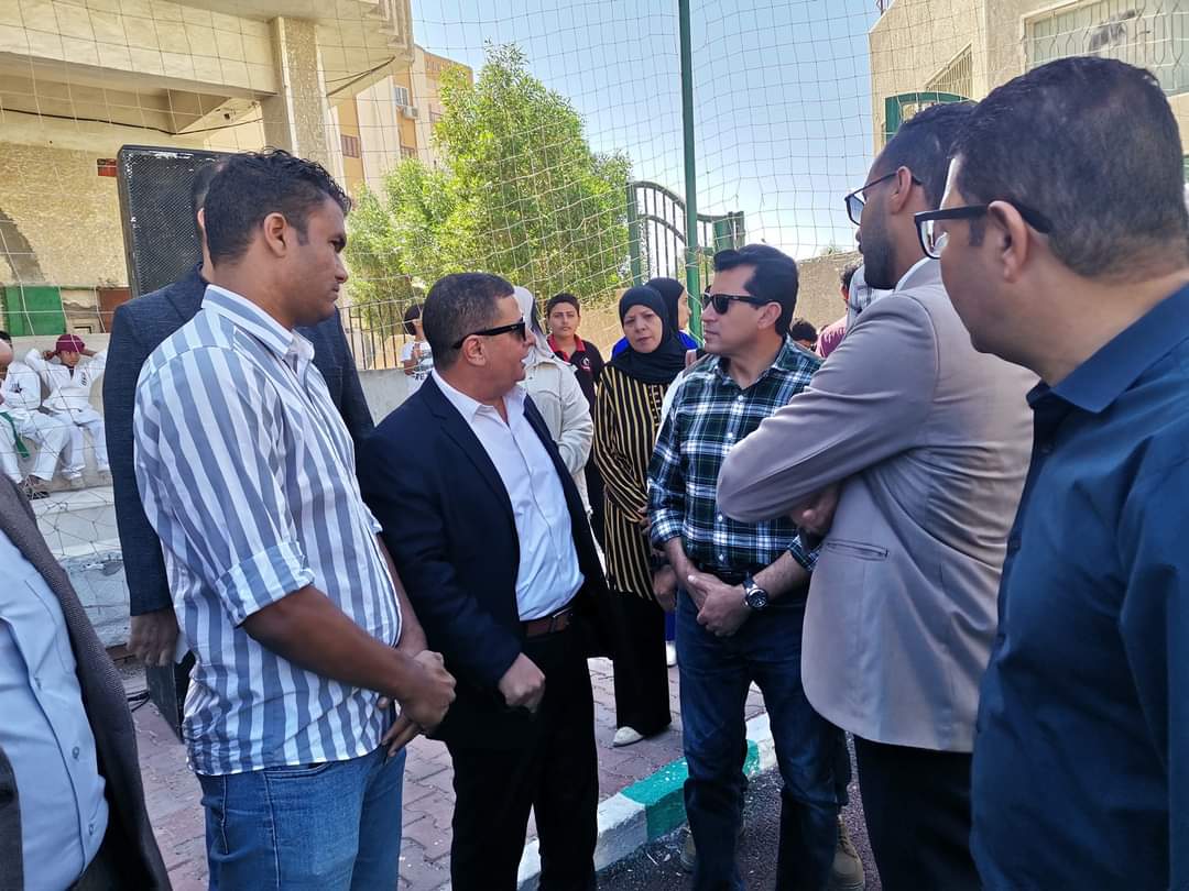 وزير الشباب والرياضة