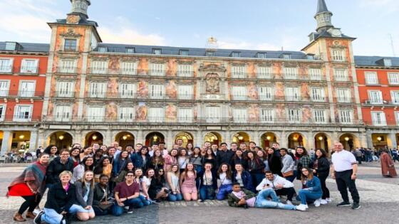 دورات تحت المنح في جامعة فالنسيا الاسبانيا 2023